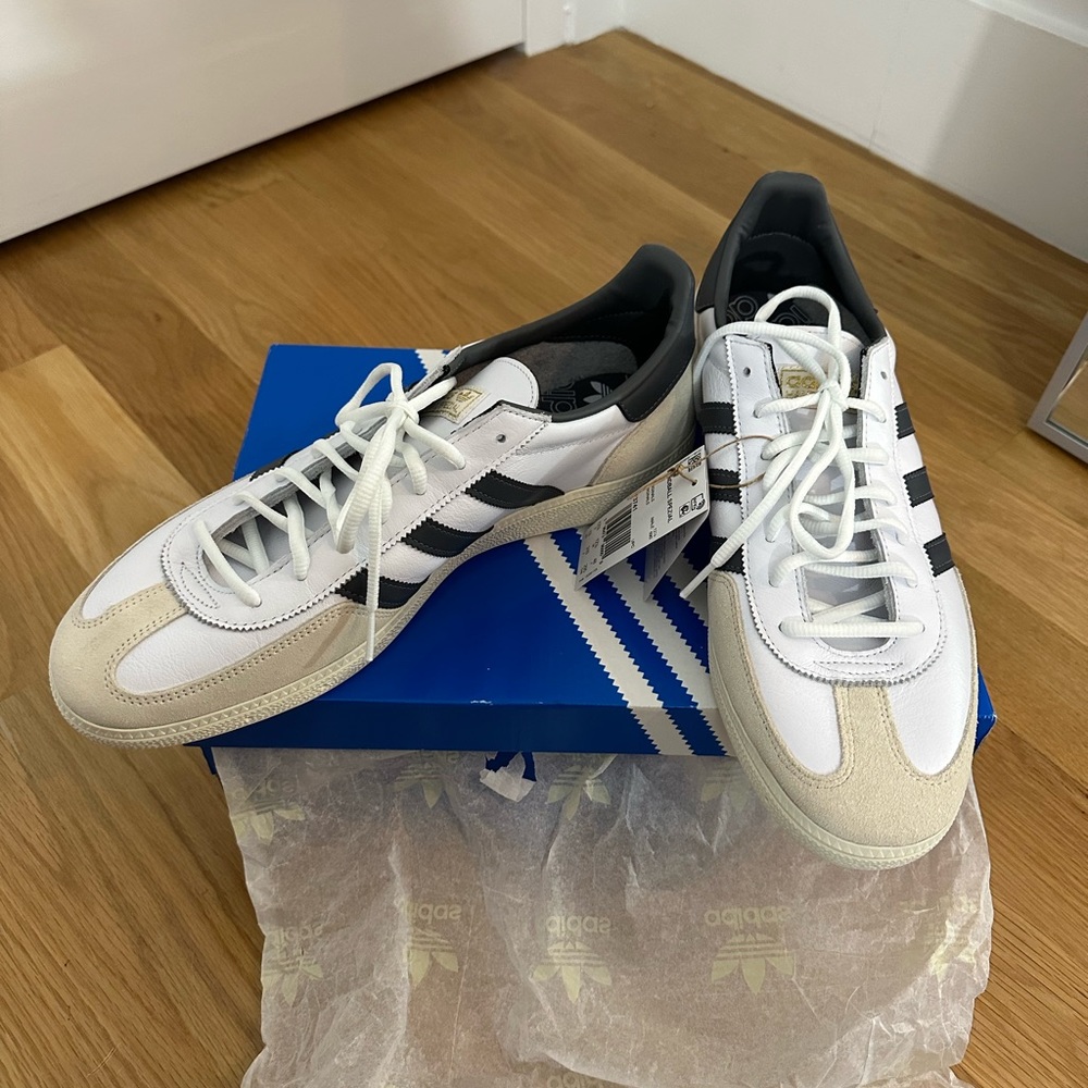 BRAND NEW IN BOX HANDBALL SPEZIAL - SIZE US 13 (sambas)